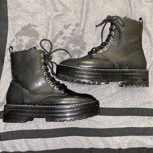Doc Marten Dupes